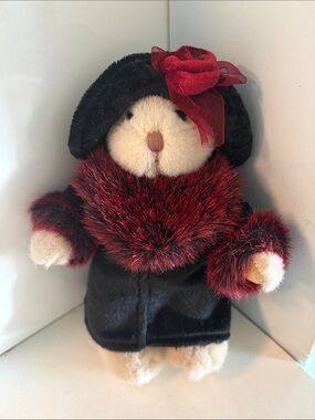 Retired Vintage Russ Berrie Teddy Bear ‘Oksana’